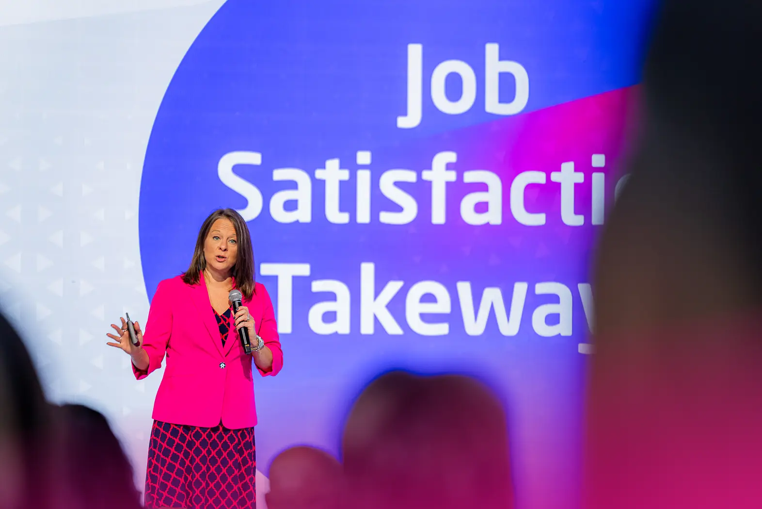 eventguru-b2b-event-speaker-taking questions