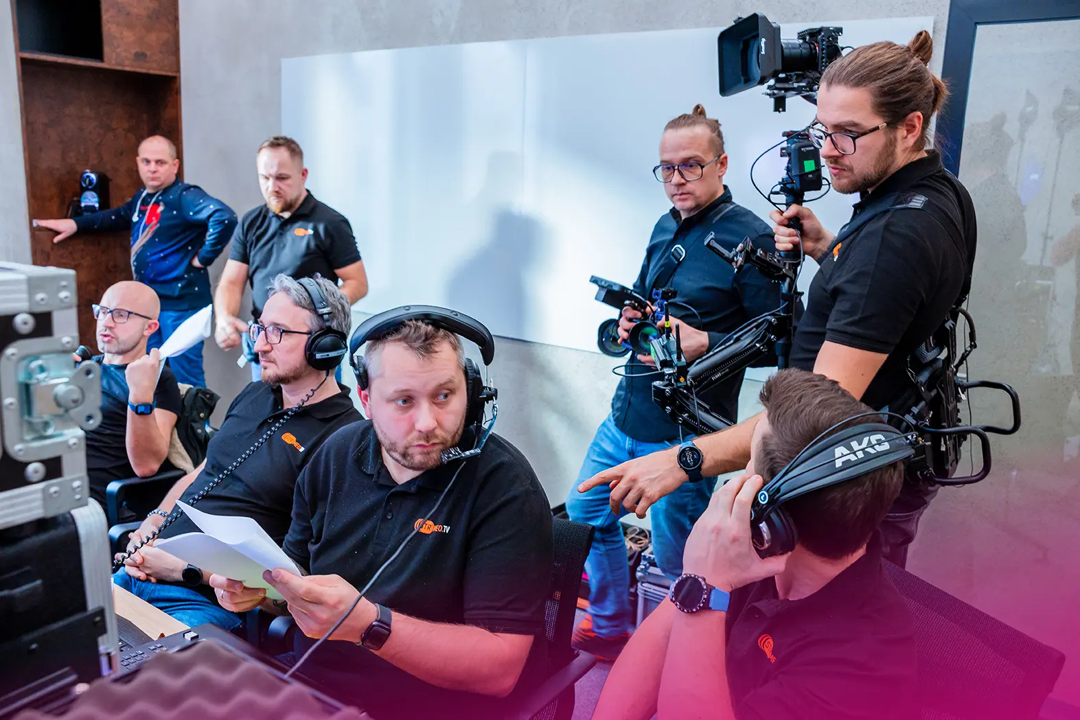 eventguru-b2b-online-event-control-room-steadicam-operator