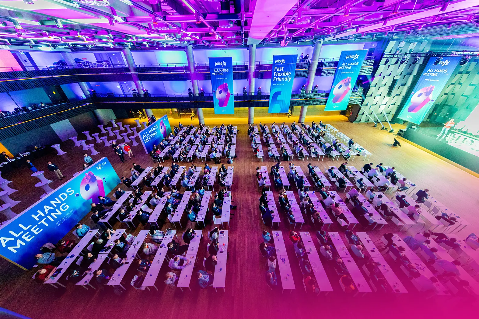 eventguru-b2b-wide-shot-of-a-conference-venue-set-up